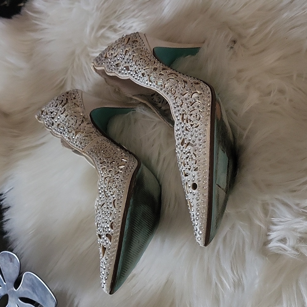 Blue by Betsey Johnson Sb-Elsa  diamond  heels - Picture 3 of 12